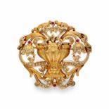 Noucentist gold brooch, circa 1930Noucentist gold brooch, circa 1930Chiselled gold, old brilliant