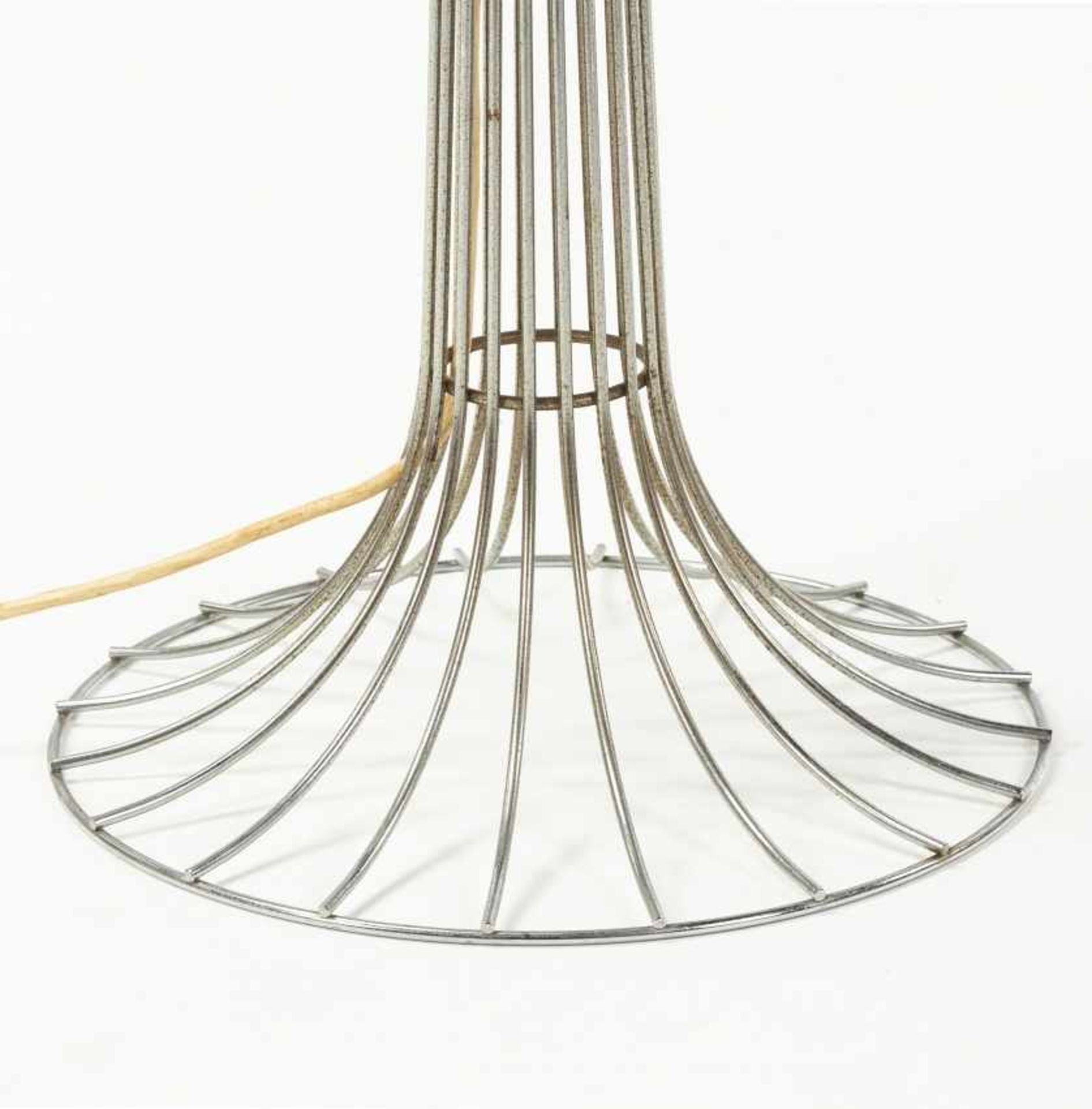 Verner Panton, "Wire" floor lamp, Chrome steel and originaVerner PantonGamtofte 1926 - Copenhagen - Bild 3 aus 3