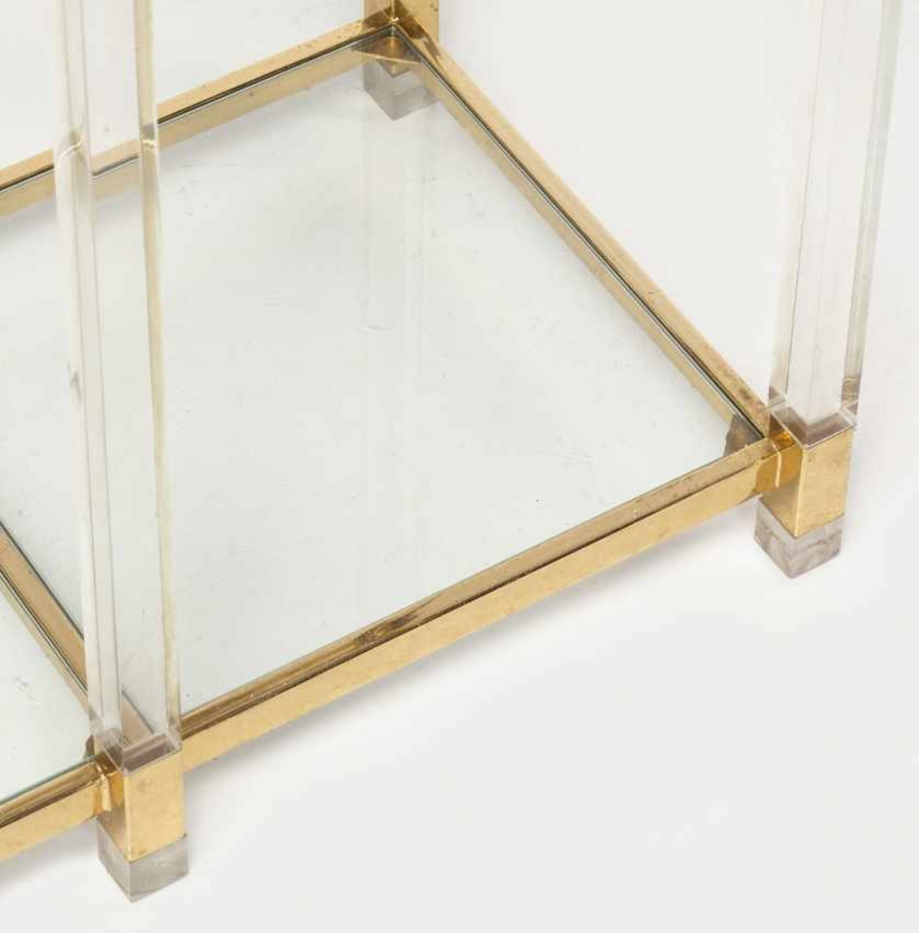 Shelving in methacrylate and gilt metal, circa 1970Shelving in methacrylate and gilt metal, circa - Bild 3 aus 6