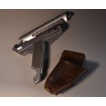 Props - Star Trek Enterprise - Episode, Fallen Hero, a Mazarite Captain's phaser pistol,