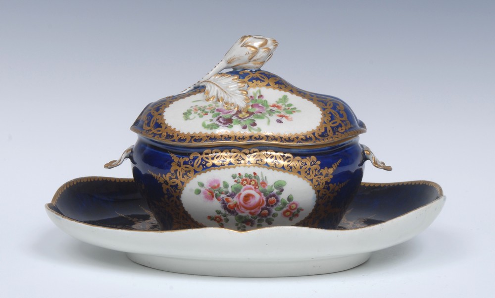 A Worcester quatrelobed dessert tureen, cover and stand, shell handles, - Image 2 of 7