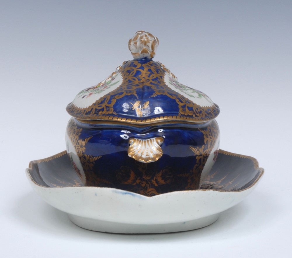 A Worcester quatrelobed dessert tureen, cover and stand, shell handles, - Image 5 of 7