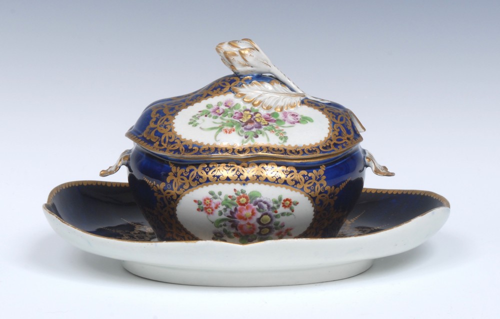 A Worcester quatrelobed dessert tureen, cover and stand, shell handles, - Image 4 of 7