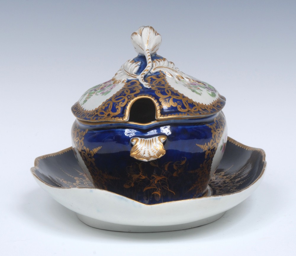 A Worcester quatrelobed dessert tureen, cover and stand, shell handles, - Image 3 of 7