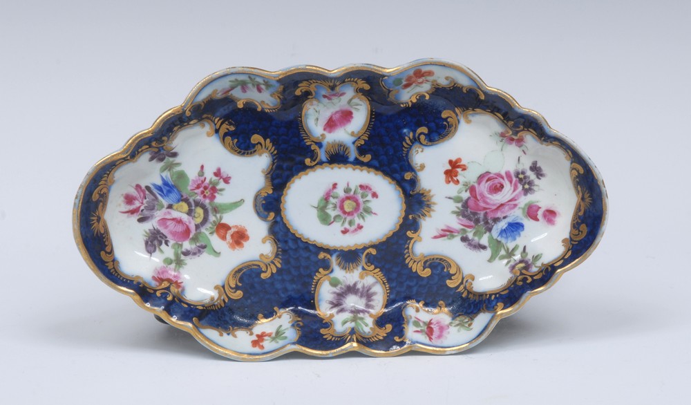 A Worcester lobed hexagonal form spoon tray,