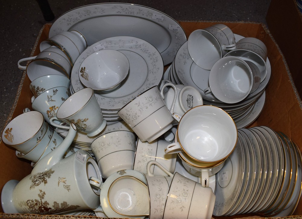 A Noritake tea set for six comprising teapot, cream jug, sugar bowl,