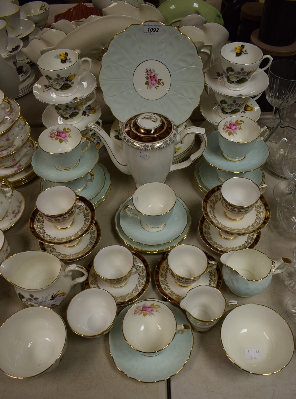Ceramics - an Aynsley tea set for six comprising cake plate, side plates, cream jug, sugar bowl,