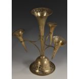 An Edwardian silver table centre epergne, each trumpet shaped flute pierced with scrolling foliage,