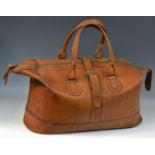 A gentleman's leather Gladstone weekend bag,