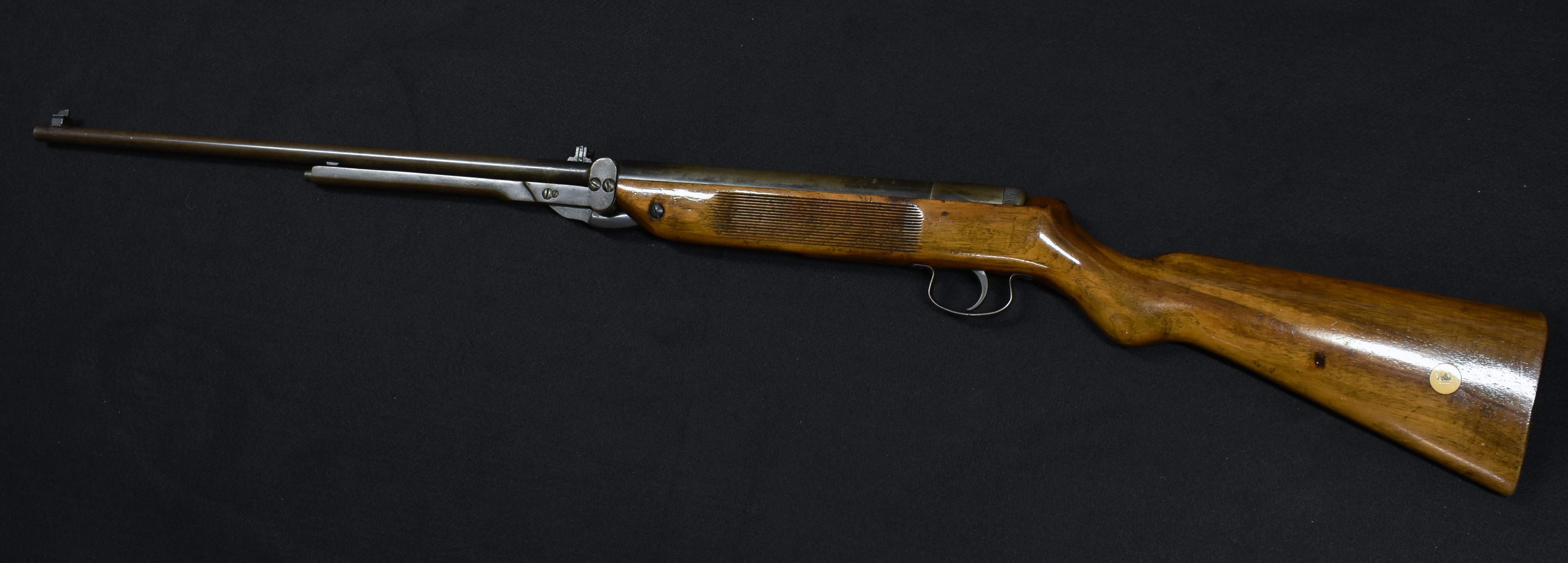 A Webley & Scott Ltd Mark 3 .22 calibre under-lever air rifle, sighted barrel, no.