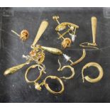 9ct gold earrings, gold coloured earrings, etc. (7.