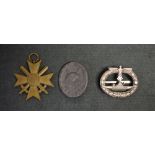 Militaria - Third Reich/Nazi Germany - Medals & Badges, including 1939 Wound Badge,