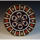 A Royal Crown Derby 1128 pattern cake platter, 28cm diameter,