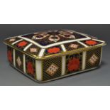 A Royal Crown Derby 1128 trinket box,
