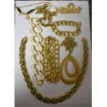 Costume Jewellery - a Trifari double oval pendant necklace;