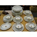 An Aynsley Banquet pattern dinner service