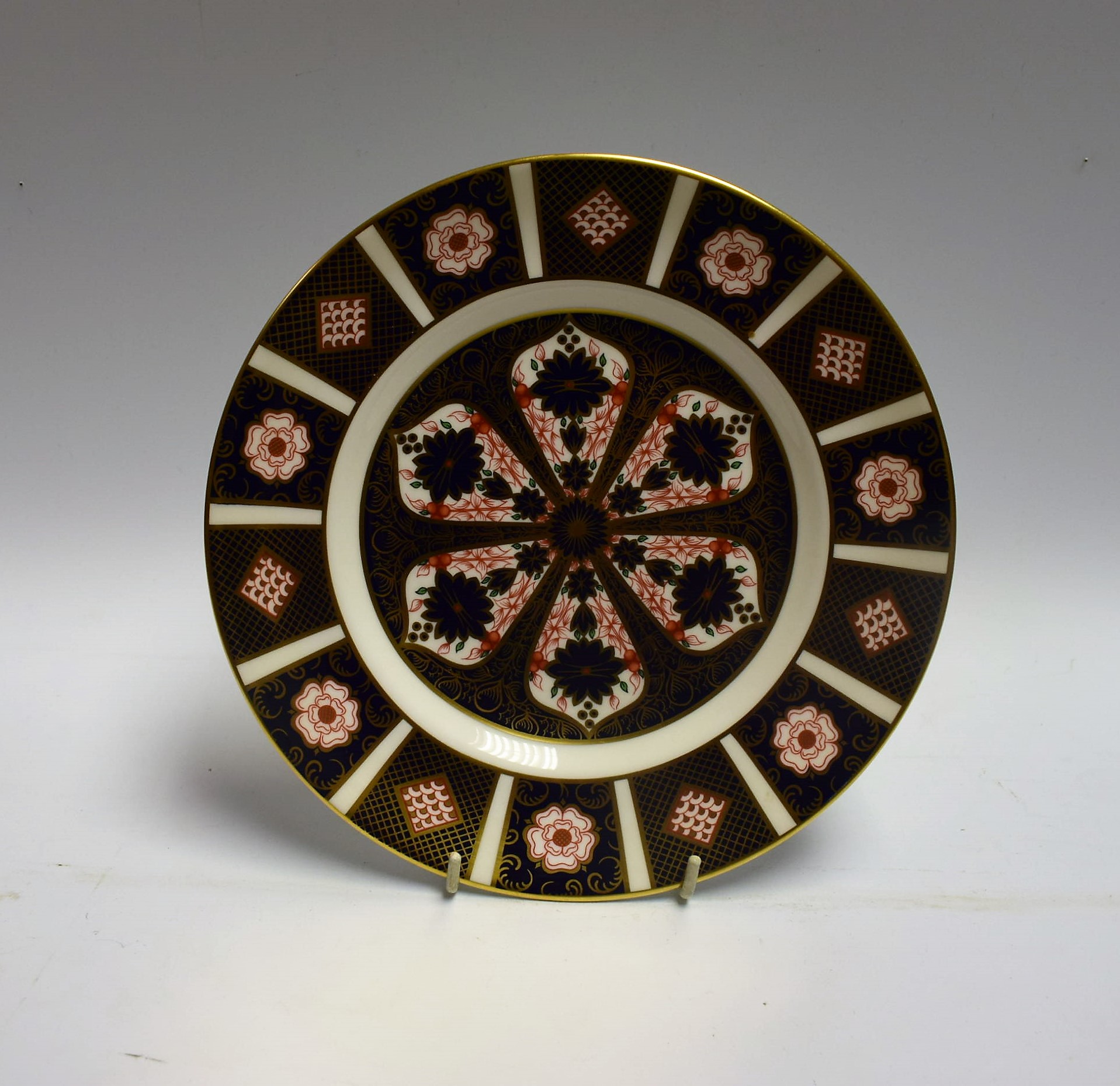 A Royal Crown Derby Yorkshire Rose plate, no.