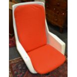 Robin Day 4/4000 armchair associated base produced for Hille c 1970