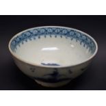 An English 18th century Pearlware bowl, decorated in the Chinese taste, c.