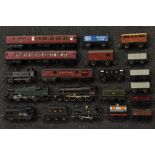 Trains OO gauge - Triang 2-6-2 Standard Tank Locomotive, Green livery,