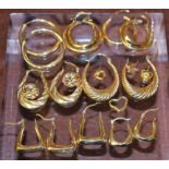 Jewellery - a pair of 9ct gold earrings; others, including yellow metal, 10.