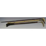 An Edwardian lady's riding crop, horn handle,