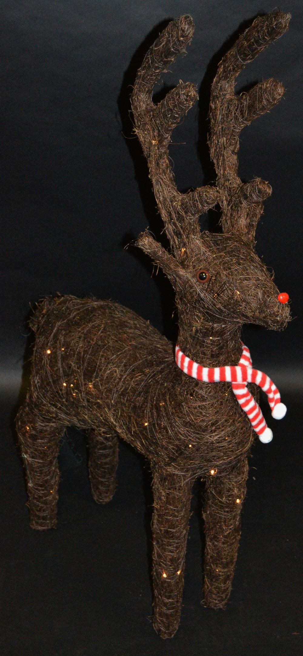 Statutory - A woven reindeer, 250 adjustable interior L.E.