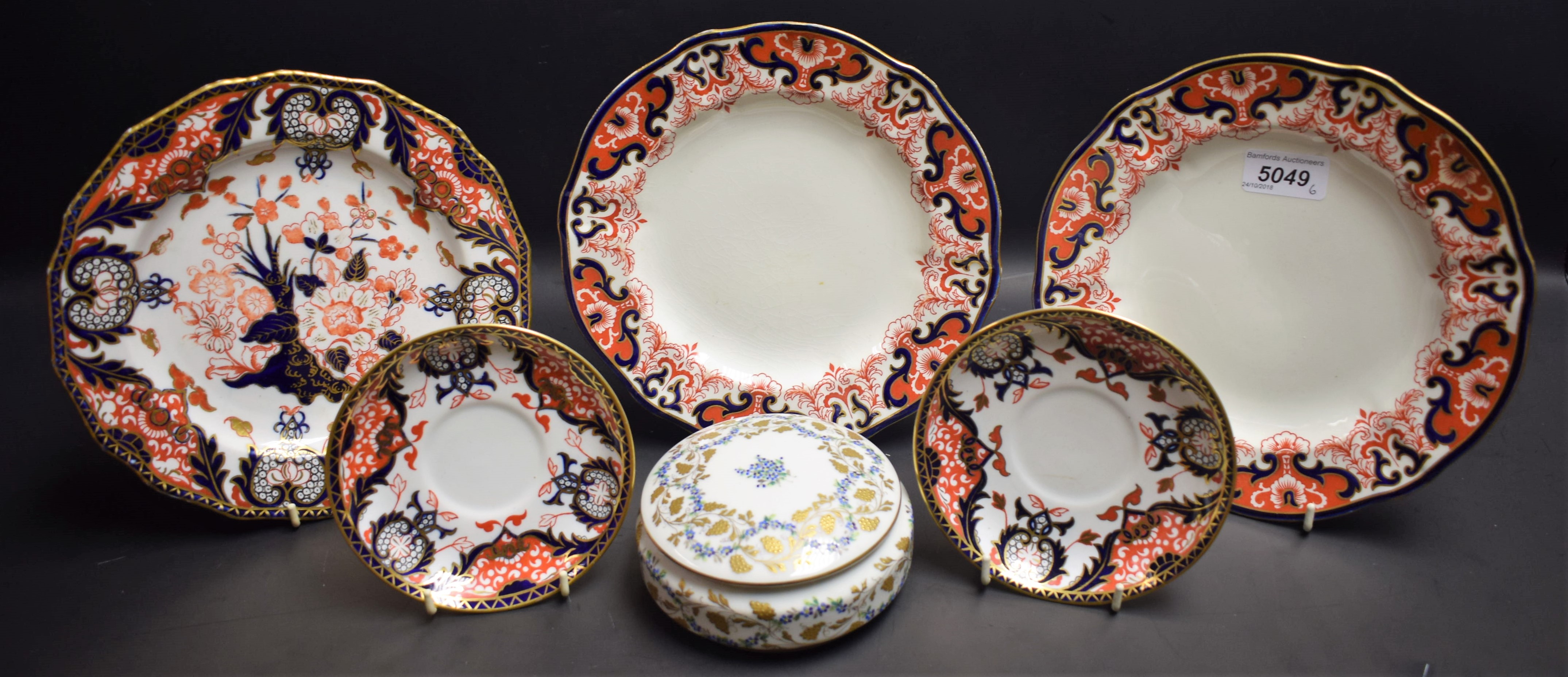 Ceramics - a Royal Crown Derby Imari 383 pattern shaped circular plate;