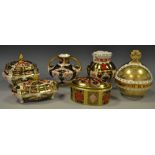 A Royal Crown Derby 1128 oval box, 8cm wide,