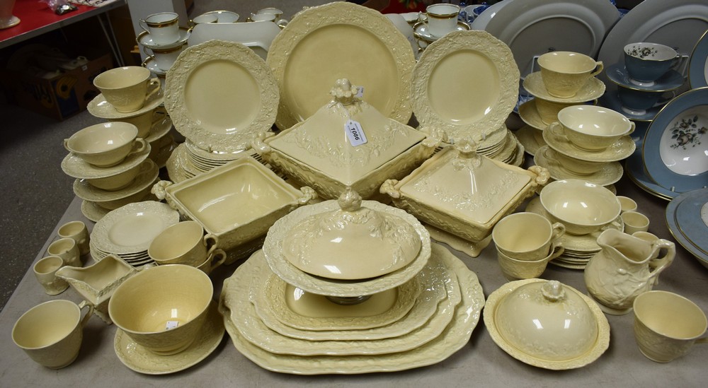 A Mason's Oak pattern dinner and tea service, comprising plates, tureen, jugs, cups and saucers,