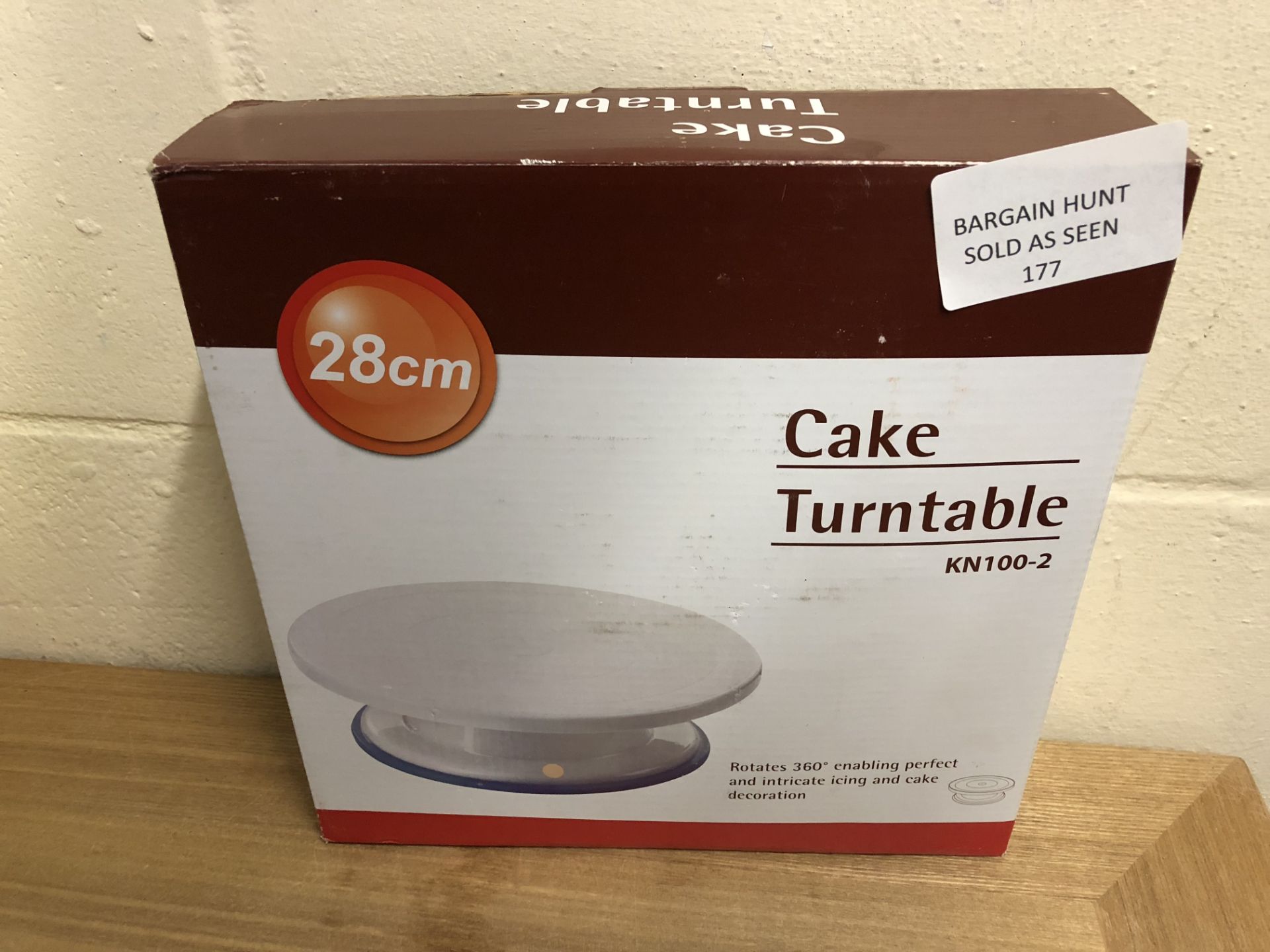 Cake Turntable-Enabling Perfect and intricate Icing and Cake Decoration