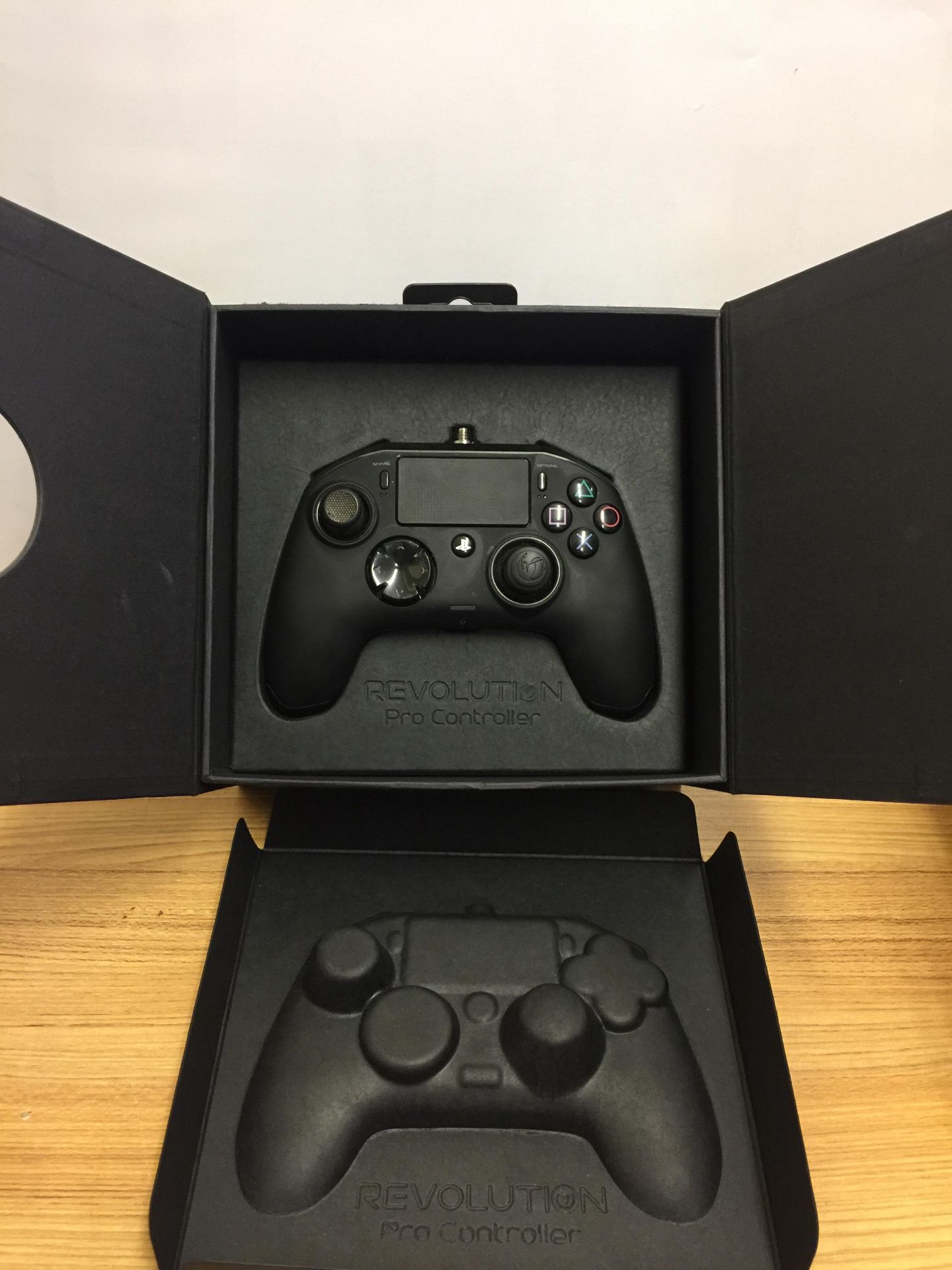 Revolution Pro Controller 2 Nacon RRP £99.99