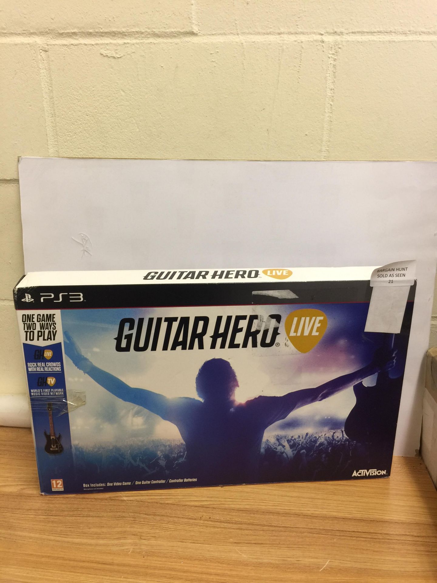 Guitar Hero Live with Guitar Controller (PS3)