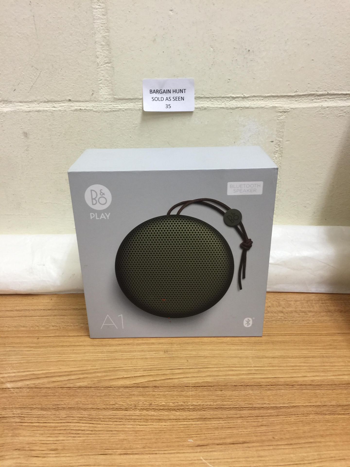 Bang & Olufsen Beoplay A1 Portable Bluetooth Speaker with Microphone – Moss Green RRP £178.99