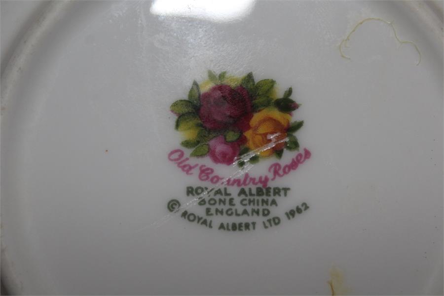 Royal Albert "Old Country Roses" dinner wares and tea / coffee service, 2 large and 2 small teapots, - Image 9 of 17