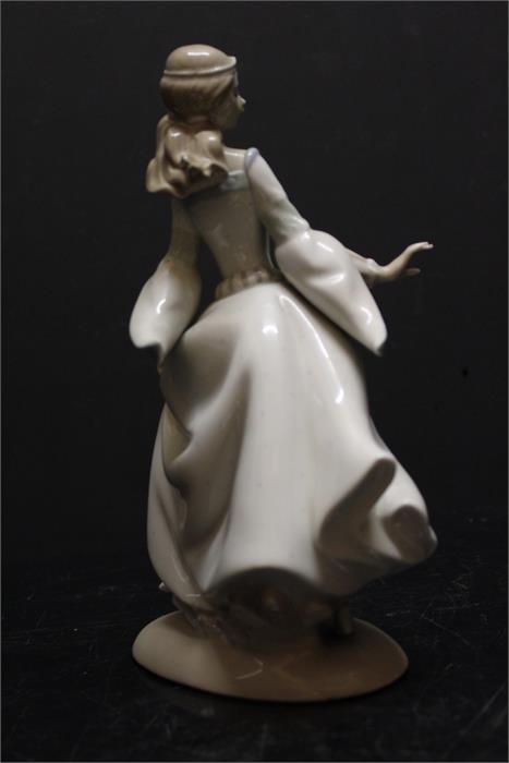 Lladro girl figurine - "87" to base - Image 3 of 6