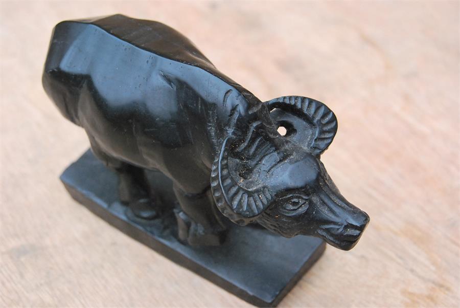 Two carved black stone animals - a buffalo, a pair of birds - Image 4 of 10