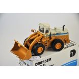 CONRAD MODEL 2420 DRESSER 560B PAY LOADER SCALE 1:50 GC SLIGHT DISCOLOURATION TO A WHEEL