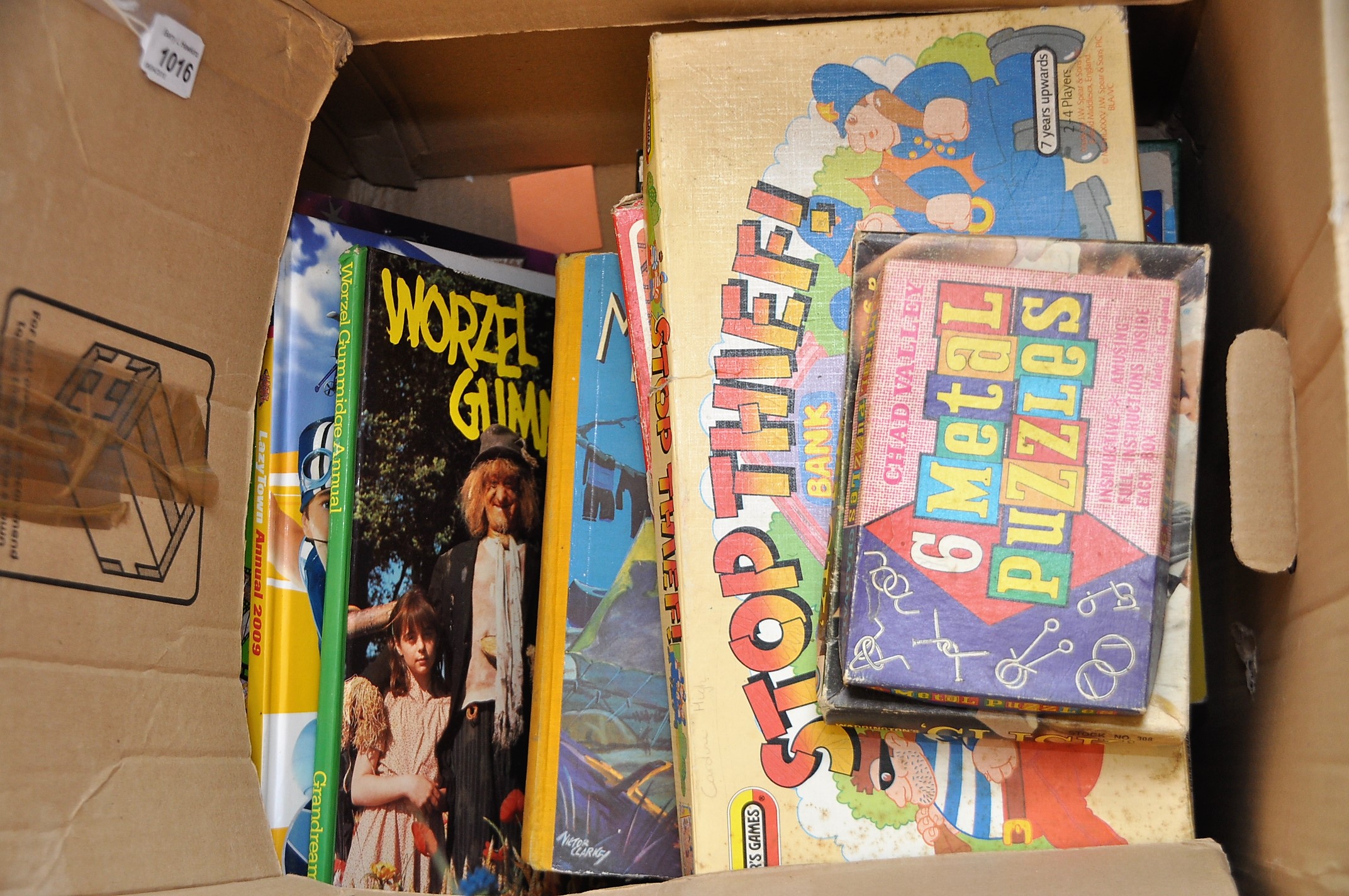 I BOX OF ANNUALS/BOOKS AND GAMES G/C