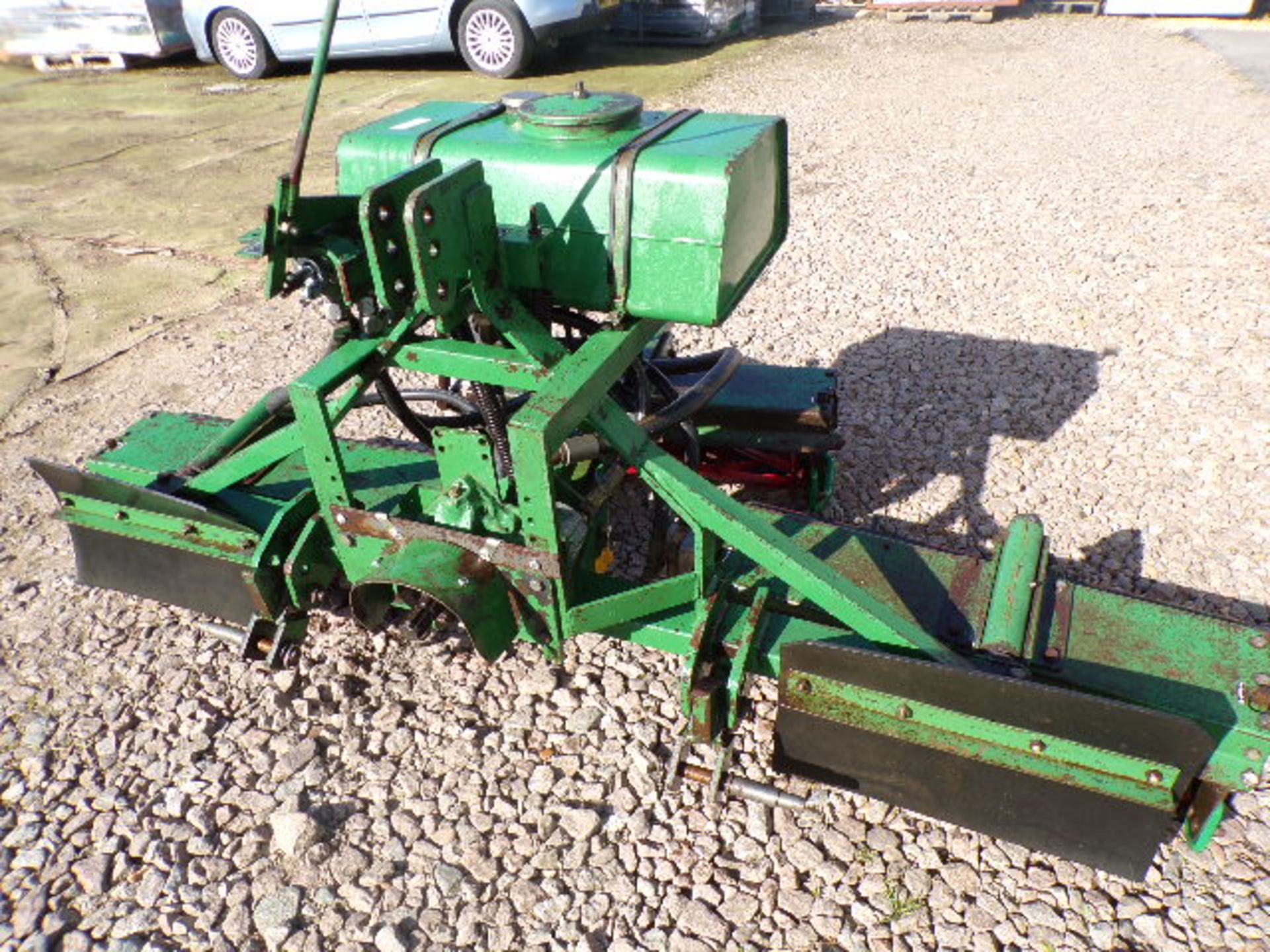 RANSOMES MOUNTED 214 AND VERTICUT - EASY ATTACHMENT TO COMPACT TRACTORS OF 30HP AND ABOVE. - Image 3 of 5