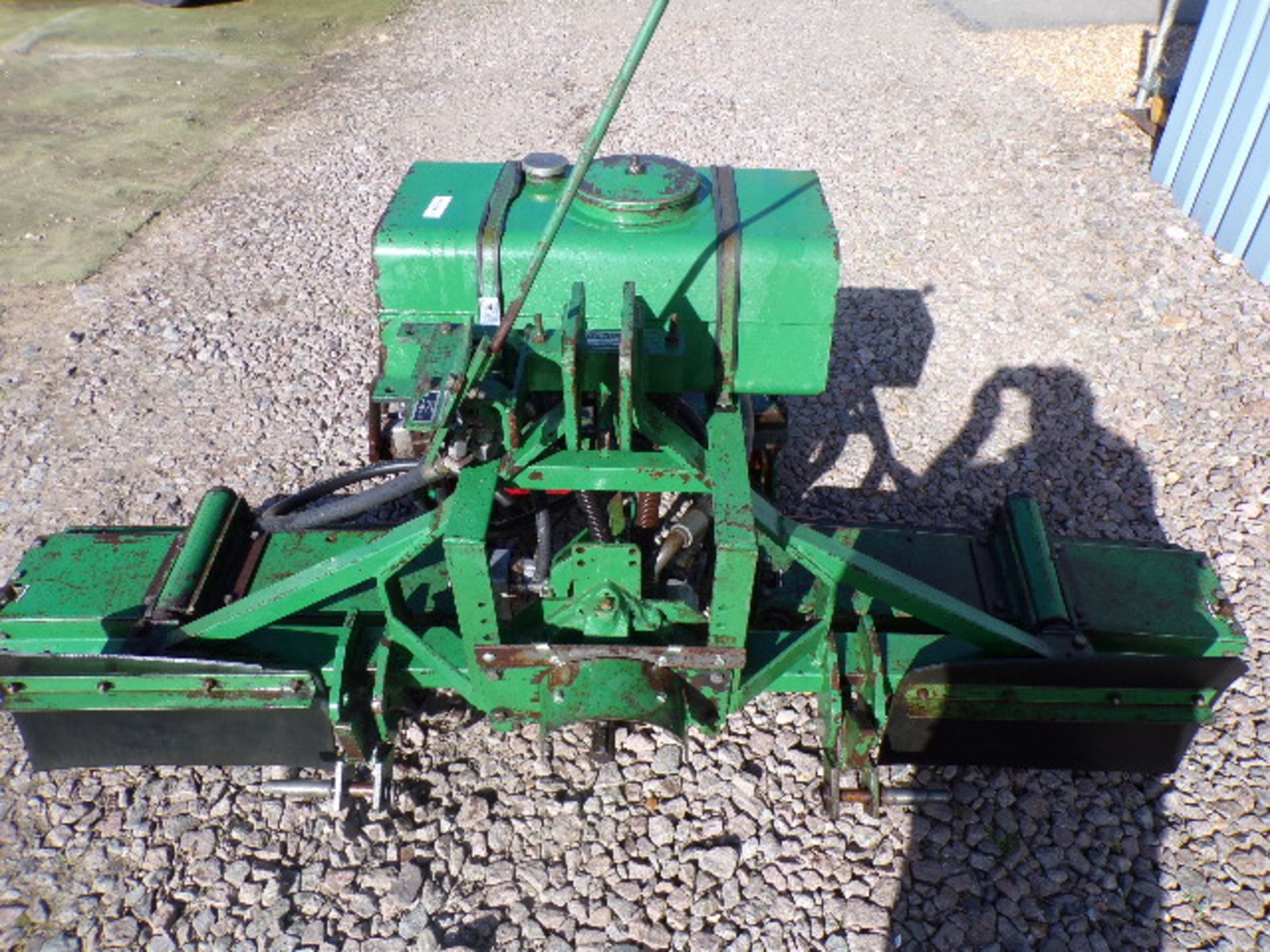 RANSOMES MOUNTED 214 AND VERTICUT - EASY ATTACHMENT TO COMPACT TRACTORS OF 30HP AND ABOVE. - Image 2 of 5