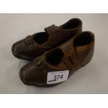 PAIR OF LEATHER CHILDREN'S CLOGS