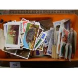 BOX OF HUNDREDS OF CIGARETTE CARDS OF VARIOUS THEMES