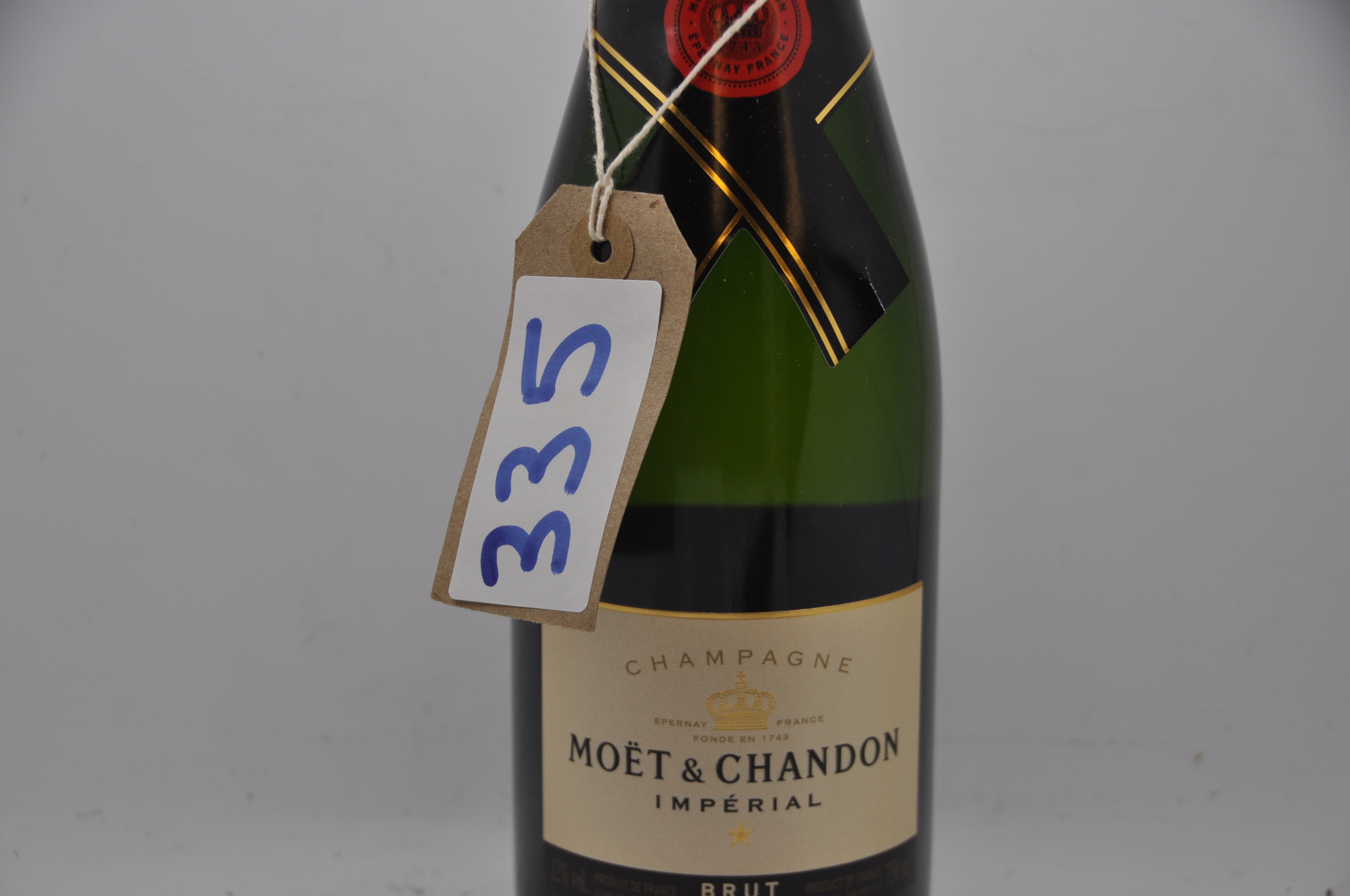 BOTTLE OF MOET AND CHANDON IMPERIAL CHAMPAGNE (BOXED)