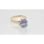 14ct yellow gold and blue stone ring