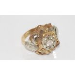 Vintage 18ct two tone gold flower ring