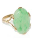 Vintage 9ct yellow gold and jade ring