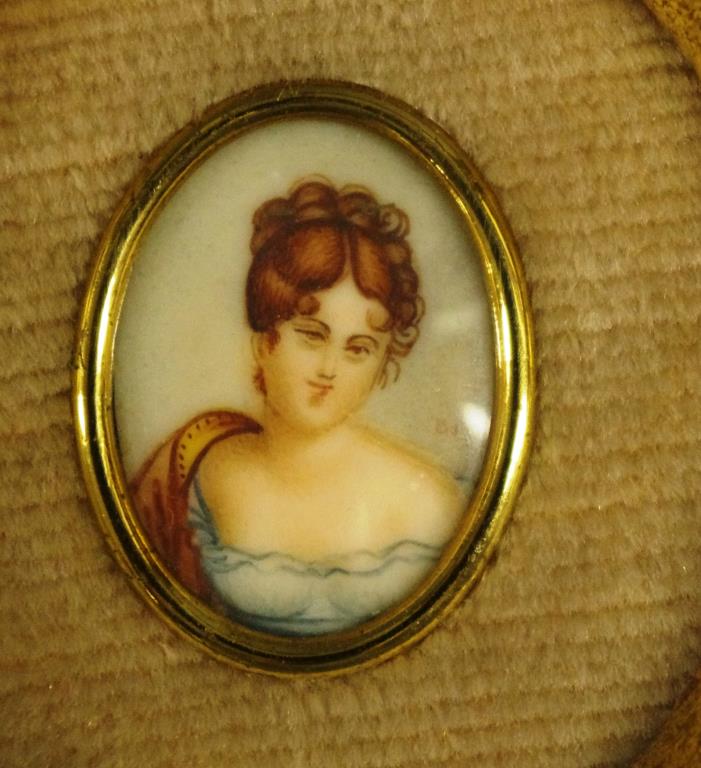 Vintage handpainted portrait miniature - Image 4 of 8