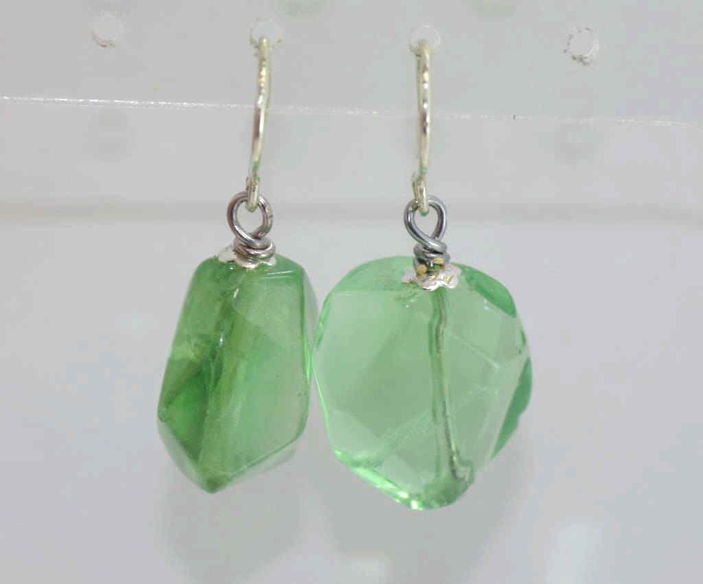 Fluorite drop earrings with 9ct white gold hooks - Image 2 of 2