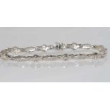 18ct white gold and diamond (8) bracelet